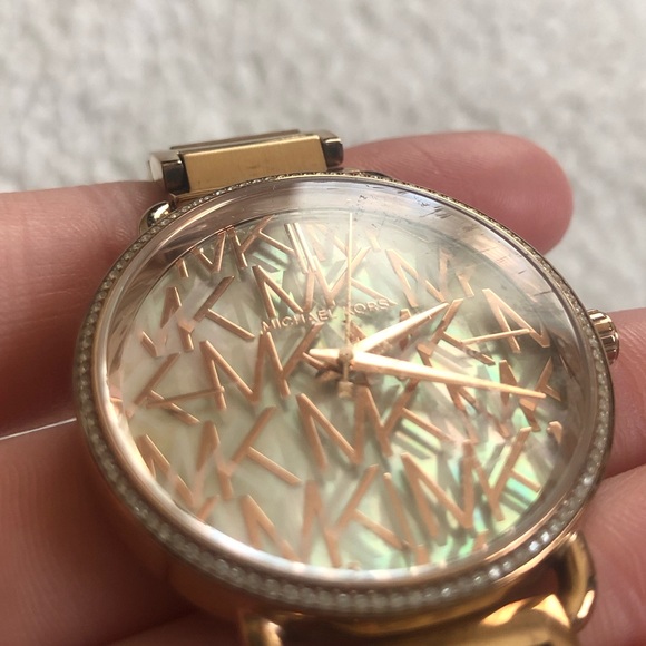 Micheal Kors Rose Gold Watch